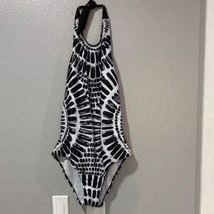 Source Unknown Black and White One Piece Swimsuit